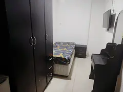 ROOM AVAILABLE FOR MONTHLY RENT
