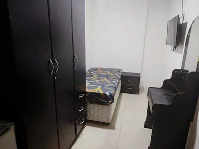 ROOM AVAILABLE FOR MONTHLY RENT