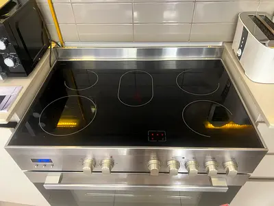 Midea Ceramic Cooking Range 90Cm , 5 electric Zoones , DELIVERY + WARRANTY