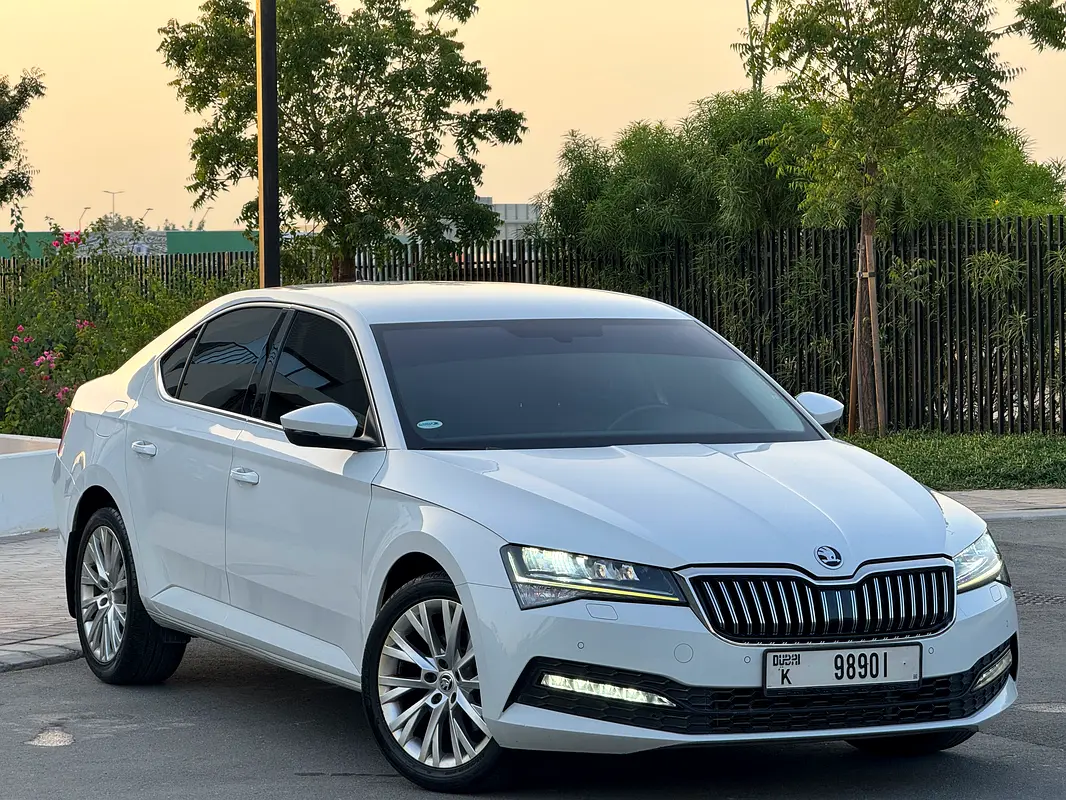 Skoda Superb 2024 — photo 1 of 20