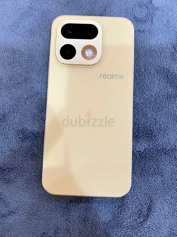 Realme 16 pro 5G 256gb in excellent condition comes with charger no damage on the device