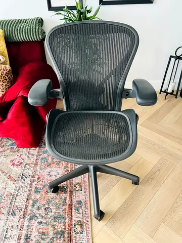 Herman Miller Aeron size B fully loaded