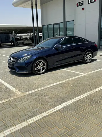 2015 Mercedes-BENZ E-CLASS photo 3