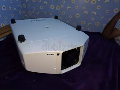 EPSON EB-Z10000U 3LCD PROJECTOR