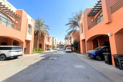 Massive 5BR Villa | Direct Beach Access | Luxury
