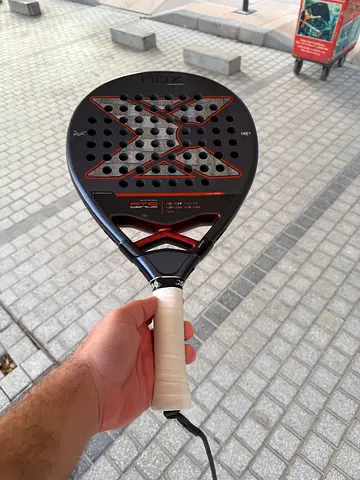 NOX Pro Padel Racket - AT10 18K carbon