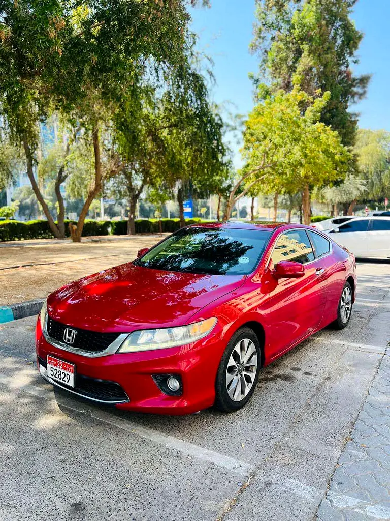 Honda Accord 2013 — photo 1 of 2