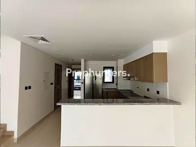 BRAND NEW | SINGLE ROW | READY | PARK FACING