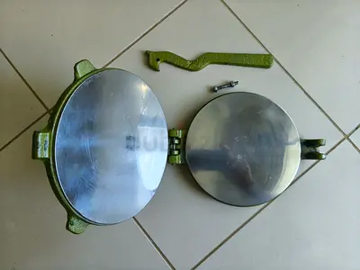 Cast Iron Chapati/Roti Maker Press (Traditional Tawa) - Used