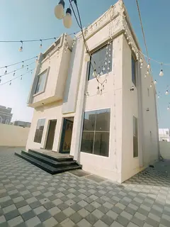 Villa for rent in Al-Haliyo area. The villa consists of 3 master bedrooms, a living room, a hall, a