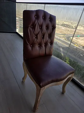 6 chairs Vintage-style tufted leather accent chair with wooden legs