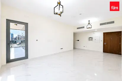 Brand New | Corner 2br | Closed Kitchen