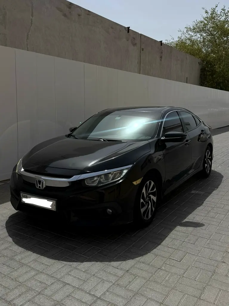 Honda Civic 2017 — photo 1 of 7