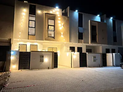 🏡 فيلا للبيع – الحليو 1، عجمان | 4 غرف، مجلس وصالة | 3 طوابق + سطح