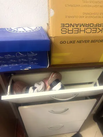 Shoe rack 12 pair for Aed 40