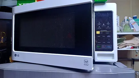 LG countertop microwave - used, working