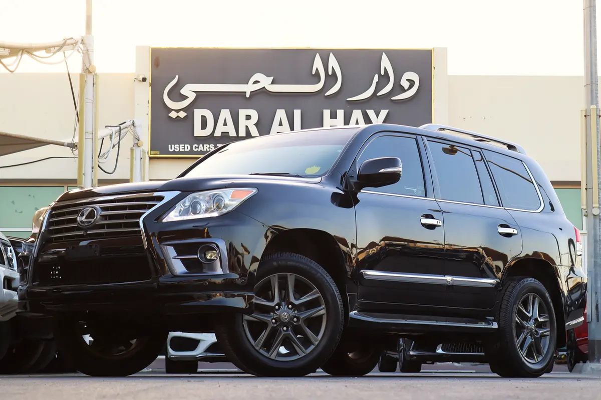 Lexus LX-Series 2013 — photo 1 of 20