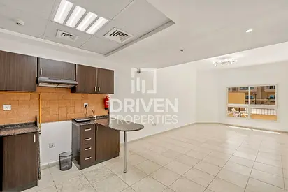 Spacious Unit | Ready to Move In | Pool View