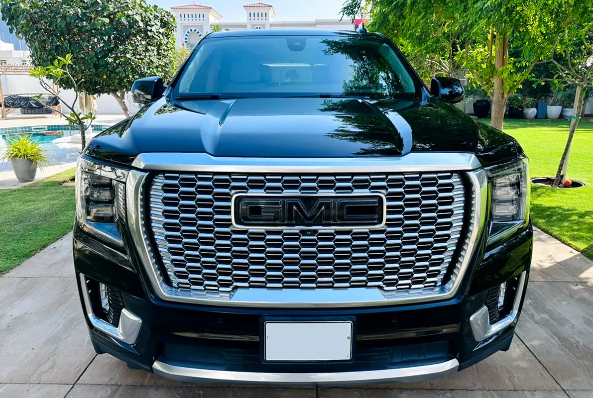 GMC Yukon 2021 — photo 1 of 11