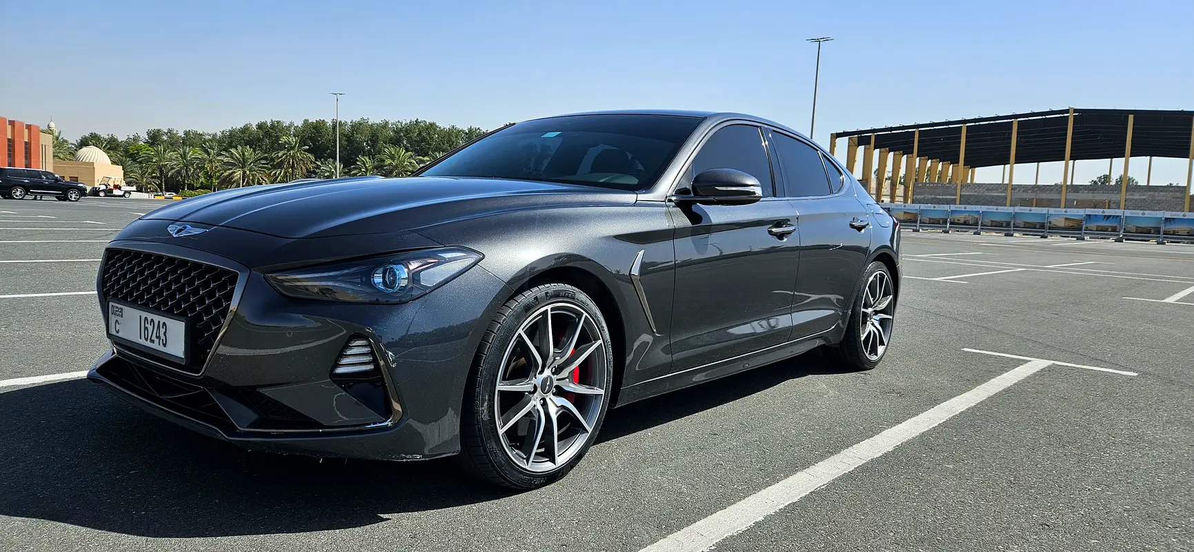 Genesis G70 2019 — photo 1 of 14