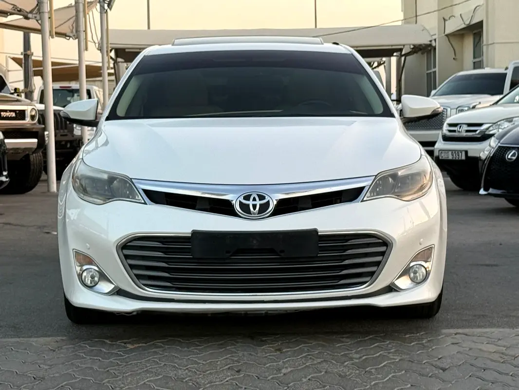 Toyota Avalon 2015 — photo 1 of 20