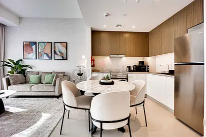 Lovely 1BD canal view apartment in Dubai Marina