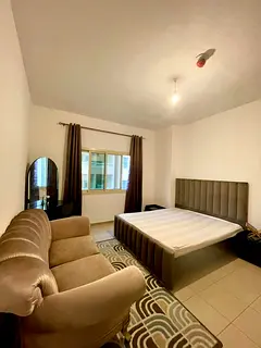 Big Master Room with attached bathroom - No Commission