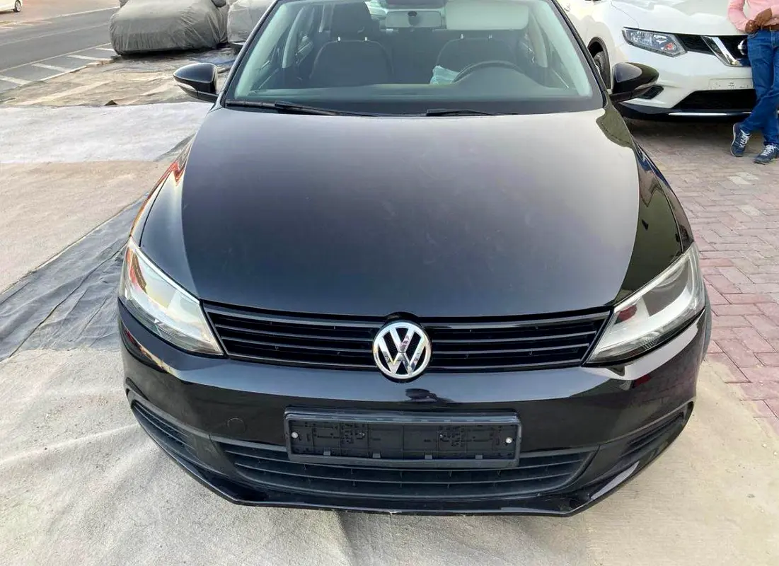 Volkswagen Jetta 2014 — photo 1 of 4