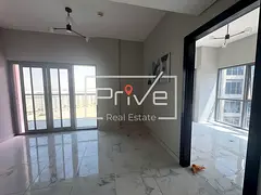 Spacious 1BR | Prime Location | Marina &amp; City Views