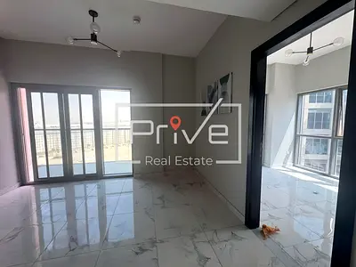 Spacious 1BR | Prime Location | Marina & City Views