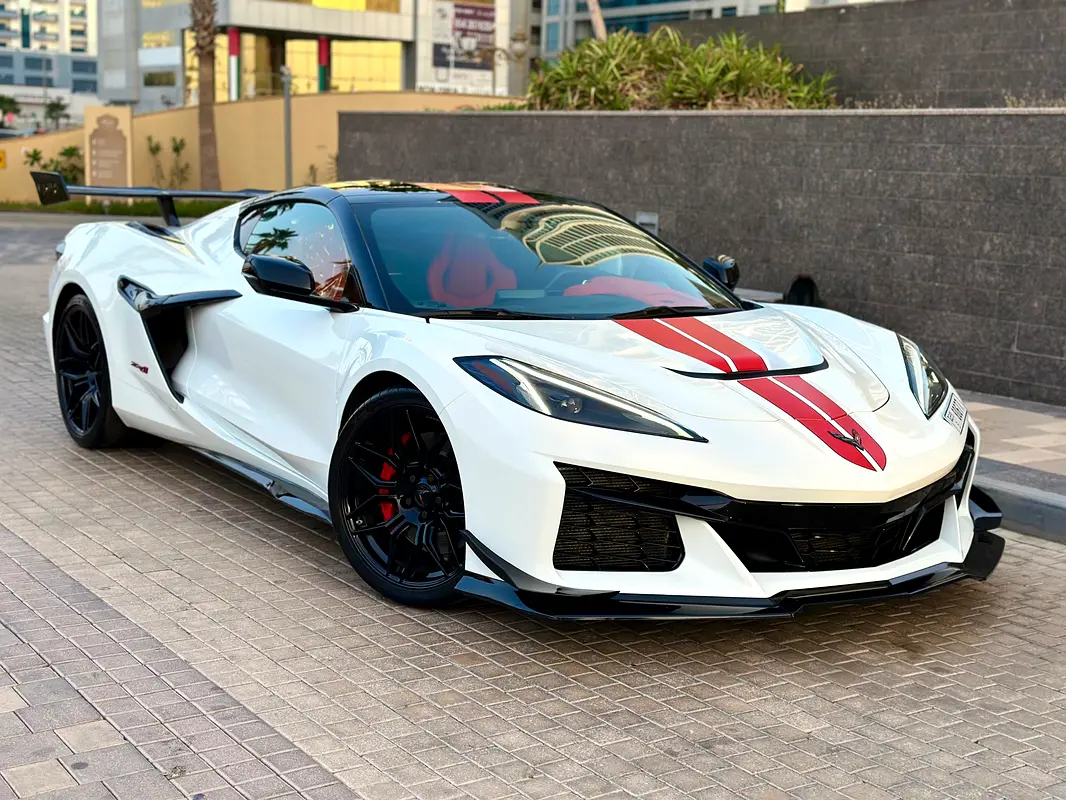 Chevrolet Corvette 2024 — photo 1 of 12