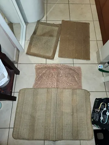 Free rugs  Ikea Skogsolvon old pillows