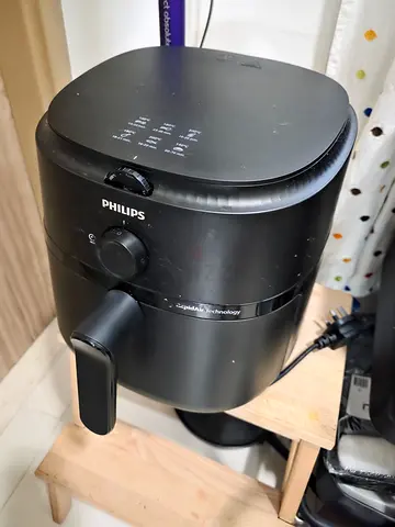 Philips Compact Air Fryer in Working Condition 6.2L 1700W