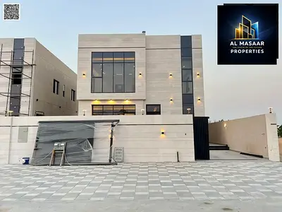 فيلا مع مسبح بسعر شامل رسوم التسجيل والتمليك، مع تملك حر مدى الحياة لجميع الجنسيات، مما يجعلها فرصة مثالية للسكن أو الاستثمار