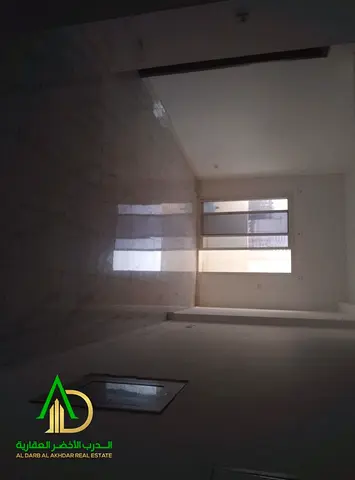 للإيجار السنوي في عجمان – الراشدية 3  شقة مميزة داخل برج  غرفتين وصالة  2 حمام  خزائن حائط (Built-in Wardrobes)  باركن مجاني  تكييف مجاني   موقع حيوي