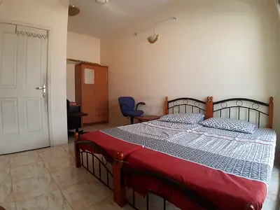 Furnished Family Room available for Couple/executive ladies Near Metro,Bus stop-Hor Al Anz