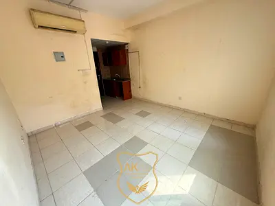 Large Family Studio – Comfortable & Convenient Living!