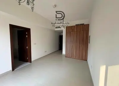 استديو ف مجمع الاميره بدون رسوم تسجيل | بقسط شهري 2,987 | مطبخ مغلق | بمعدل ايجار يصل ال 28 الف سنوي .