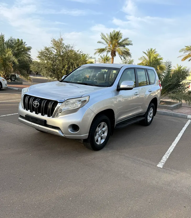 Toyota Prado 2015 — photo 1 of 12