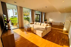 Waterfront View | Stylish Apartment | Vacant