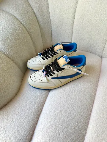 Air Jordan 1 Low Travis Scott sneakers for men