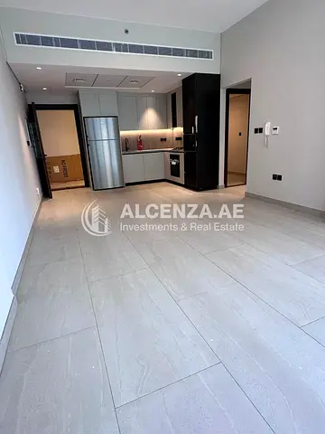 Fitted Kitchen | Modern Layout | Community View