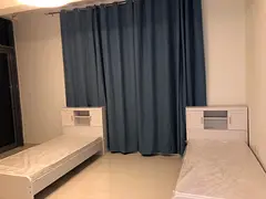 Clean flat for russian and arabic speakers ladies only, 2 minutes walkig to moe