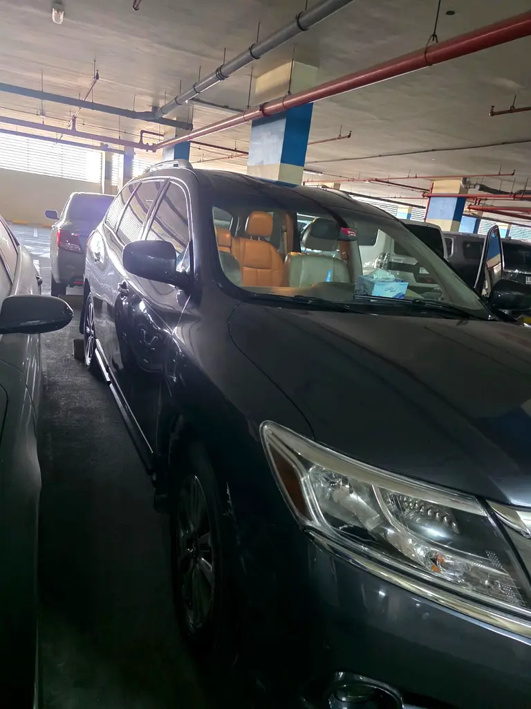 Nissan Pathfinder 2013 — photo 1 of 11