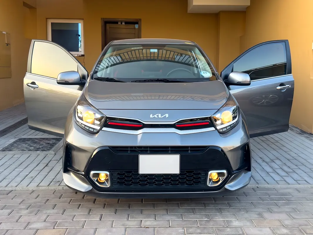 Kia Picanto 2023 — photo 1 of 12