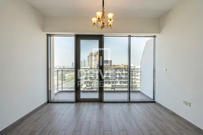 Multiple Units | Bright Studio with Balcony