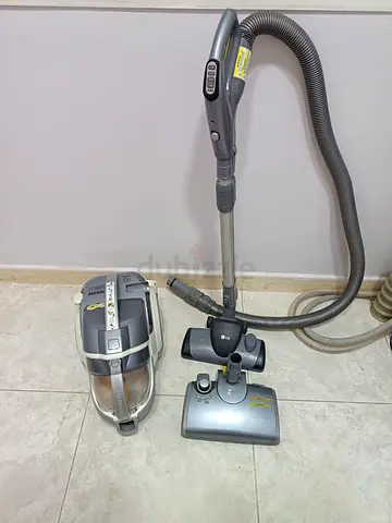 LG 2-in-1 Steam  Vacuum Cleaner – 2050W Canister (Excellent Condition)