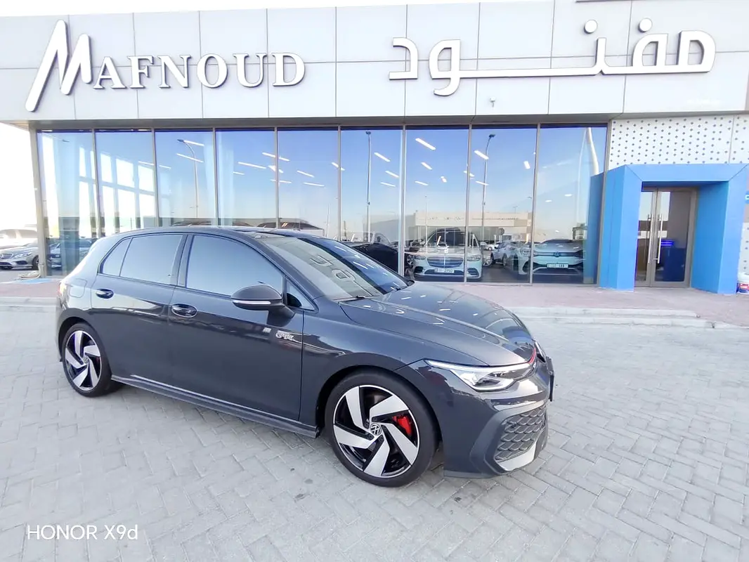 Volkswagen Golf 2025 — photo 1 of 18