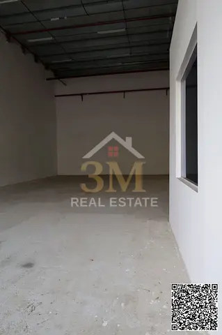 Warehouse/Bathroom and internal office/Electricity 25 for annual rent /Located near the Chinese market /Great price