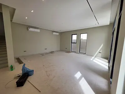 4 Master Bedrooms (upper floor) Spacious Living Room + Large Open-plan Majlis Fully Equipped Kitchen + Maid's Room + Storage Land Area: 7,000 sq ft Fi